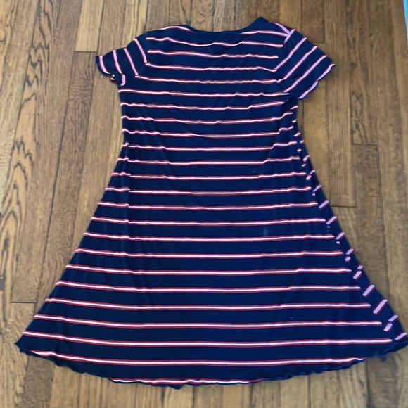 Colors navy blue,white,and red - Picture 10 of 14